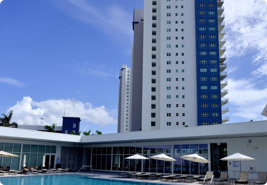 Oaks Condominium at Biscayne Landing